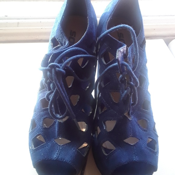 Blue Wedges - Picture 2 of 2